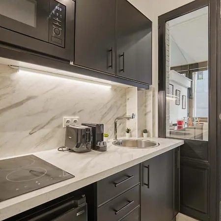 Modern With Patio דירה בולון-בילנקורט
