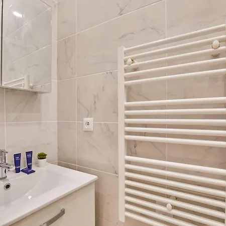 Appartamento Modern With Patio *
